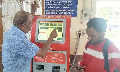 திண்டுக்கல் ரெயில் நிலையத்தில் பயணச்சீட்டு பெற 2 புதிய எந்திரங்கள்