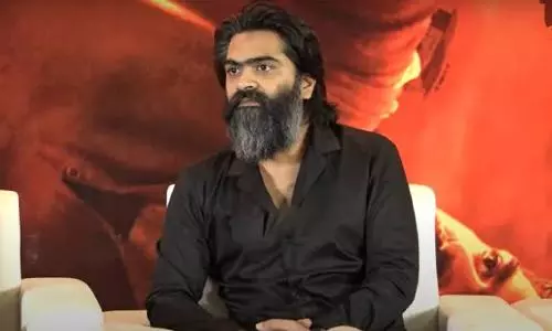 தட்டி விடுவதுக்கு நிறைய பேர் இருக்காங்க, தட்டி கொடுப்பதற்கு யாரும் இல்லை.. சிம்பு பேச்சு