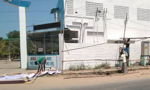 கடலூர் மாநகராட்சி சார்பில் பொது இடங்களில் இருந்த பேனர்கள் அகற்றம்