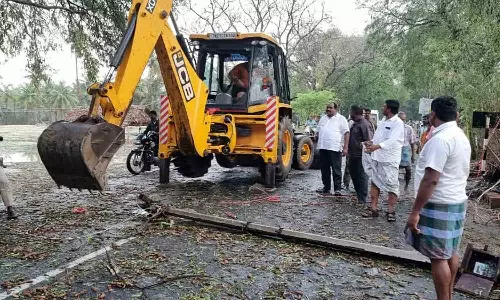 குடியாத்தத்தில் சூறை காற்றுடன் ஆலங்கட்டி மழை
