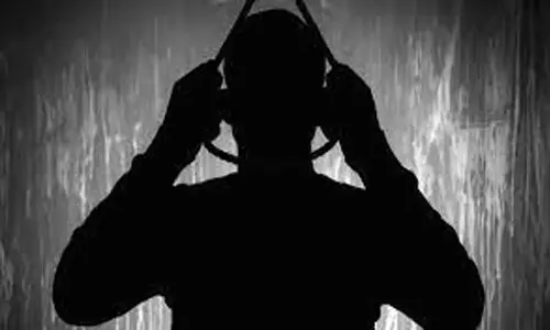 தொழிலாளி தூக்கிட்டு தற்கொலை