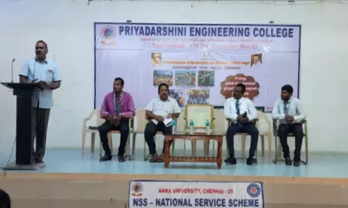 மாணவர்களுக்கு சாலை பாதுகாப்பு குறித்து விழிப்புணர்வு கூட்டம்