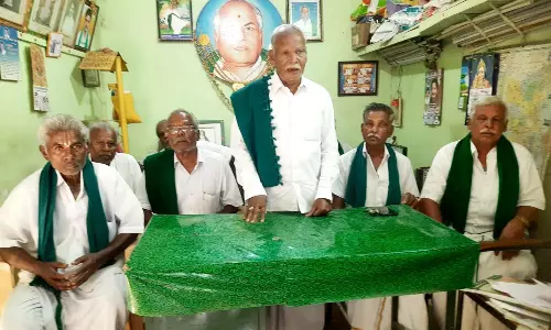 பால் கொள்முதல் விலையை அறிவிக்காவிட்டால் ஆர்ப்பாட்டம்-கூட்டத்தில் தீர்மானம்