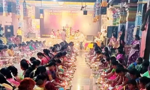 ஓசூர் காமாட்சி அம்மன் கோவிலில் திருவிளக்கு பூஜை