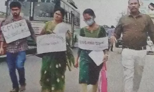 வீட்டிற்கு செல்லும் பாதை ஆக்கிரமிப்பு- ஆசிரியை குடும்பத்தினர் கருணை கொலைக்கு அனுமதி கேட்டு முதலமைச்சர் அலுவலகத்தில் மனு