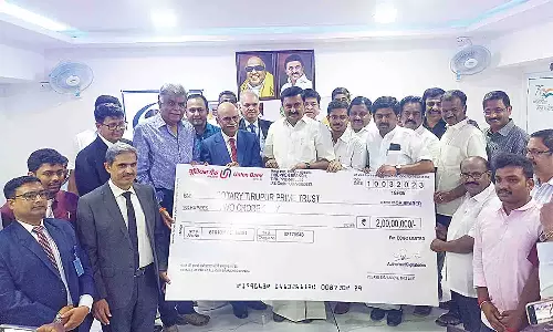 திருப்பூரில் புற்றுநோய் மருத்துவமனை அமைக்க ரூ.2 கோடி நன்கொடை