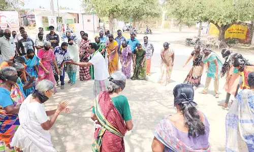 பல்லடத்தில் உருக்காலைக்கு எதிராக பெண்கள் 3-வது நாளாக போராட்டம்