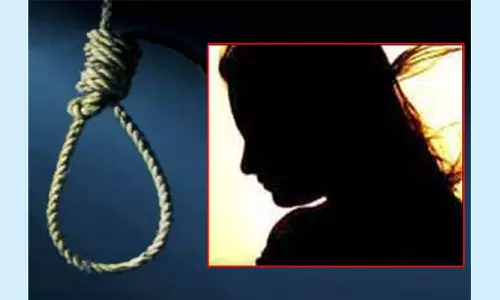 தூக்கில் பிணமாக தொங்கிய இளம்பெண்