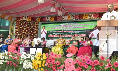 அற்புதமான திட்டங்களை தந்து மகளிர் வாழ்வில் முன்னேற்றத்தை ஏற்படுத்தி வருகிறது தமிழக அரசு - சபாநாயகர் அப்பாவு பேச்சு