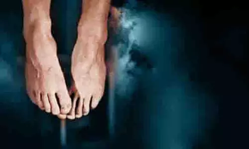 தாழையூத்தில் சேலையால் தூக்குப்போட்டு தொழிலாளி தற்கொலை