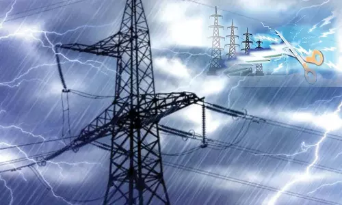 கன மழை காரணமாக நள்ளிரவில் மின்சாரம் துண்டிப்பு