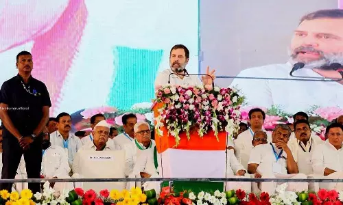 கர்நாடகத்தில் ஆட்சி அமைந்தால் வேலையில்லா பட்டதாரிகளுக்கு மாதம் ரூ.3 ஆயிரம் - ராகுல் காந்தி