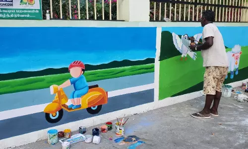 மாநகராட்சி சுவர்களில் வண்ணமிகு ஓவியங்கள்