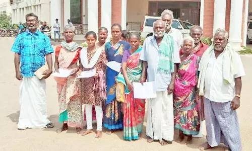 வீட்டுமனை பட்டா ஆக்கிரமிப்பை மீட்டுதரக்கோரி, கலெக்டரிடம் மனு