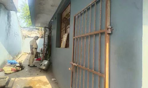 விருத்தாசலத்தில் துணிகரம்:  கோவில் உண்டியலை உடைத்து பணம் திருட்டு