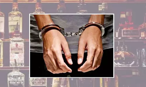 சங்கரன்கோவில் அருகே மது கடத்திய 2 பேர் கைது