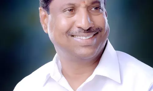 பதவி உயர்வு மூலம் உதவியாளர் பணியிடத்தை நிரப்ப வேண்டும்-நேரு எம்.எல்.ஏ. கோரிக்கை