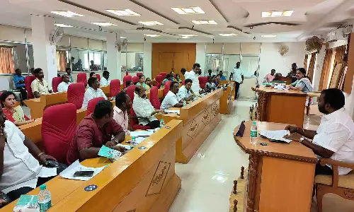 நெடுஞ்சாலை ஓரம் இறைச்சி கழிவுகள் கொட்டுபவர்கள் மீது நடவடிக்கை எடுக்க வேண்டும்