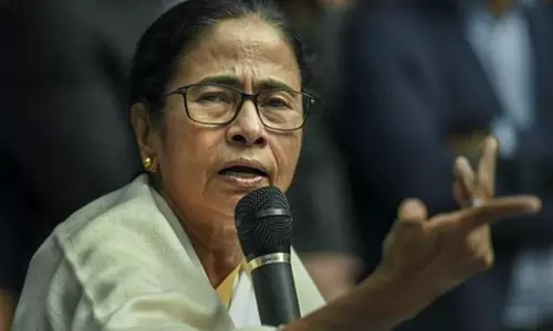 மத்திய அரசின் சர்வாதிகார போக்கை கண்டித்து வரும் 29-ம் தேதி போராட்டம் - மம்தா பானர்ஜி