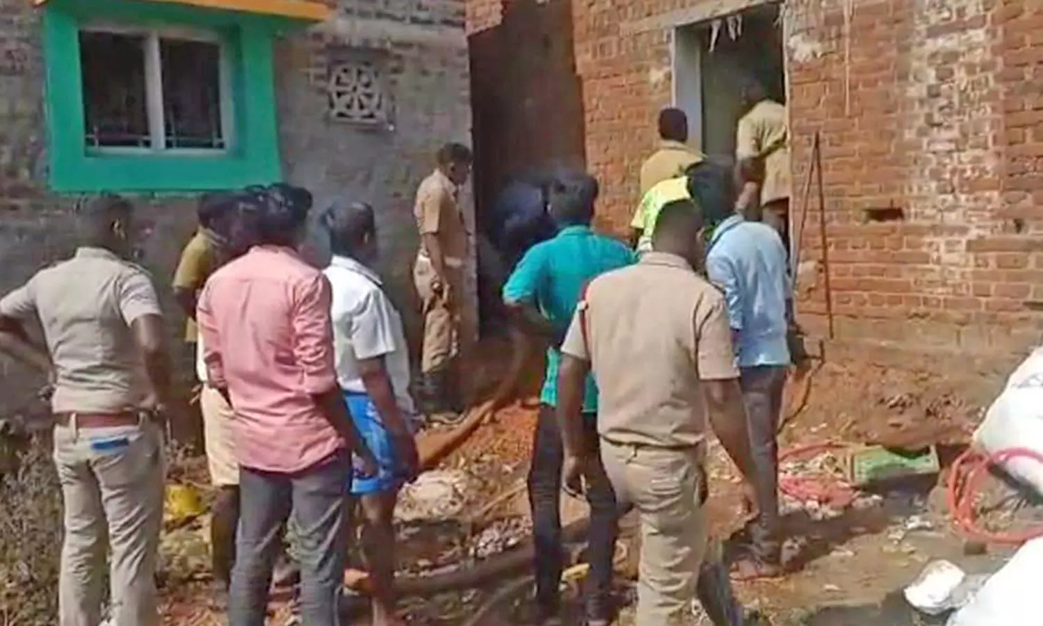 கோவில்பட்டியில் தீப்பெட்டி தொழிற்சாலையில் திடீர் தீ விபத்து