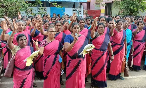 அங்கன்வாடி ஊழியர்கள் ஆர்ப்பாட்டம்