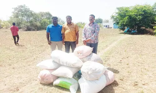 ரெயிலில் கடத்த முயன்ற ரேசன் அரிசி பறிமுதல்