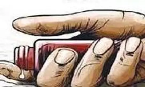 தொழிலாளி தற்கொலை