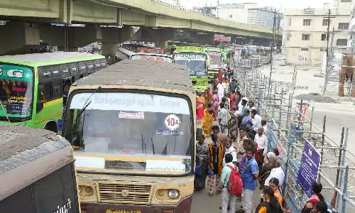 திருப்பூர் பஸ் நிலையங்களில் புதிய சாப்ட்வேர் மூலம் குற்றவாளிகளை கண்காணிக்கும் போலீசார்