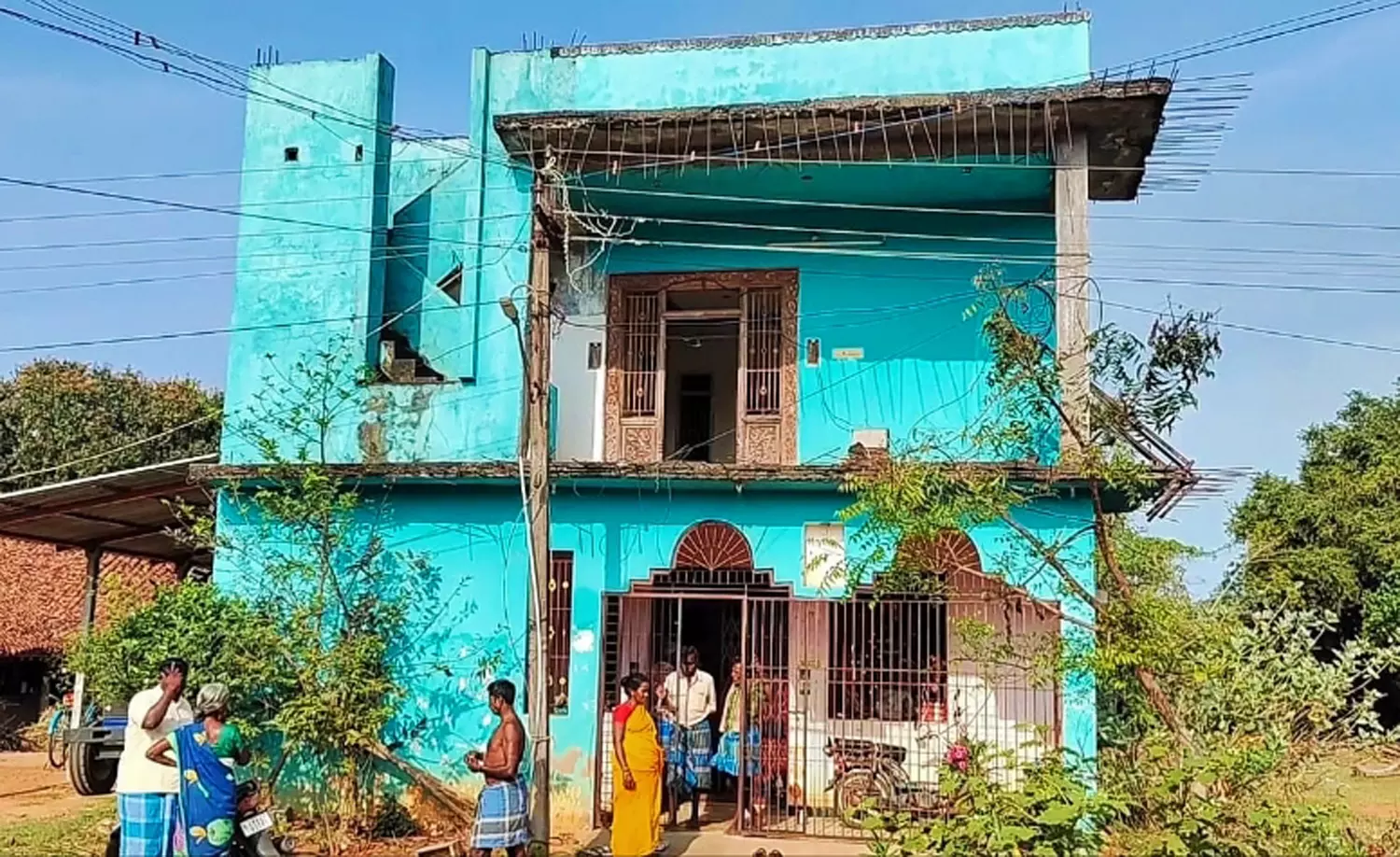 நாய்க்கு மயக்க பிஸ்கட் கொடுத்து கொள்ளை நாய்க்கு மயக்க பிஸ்கட் கொடுத்து கொள்ளை