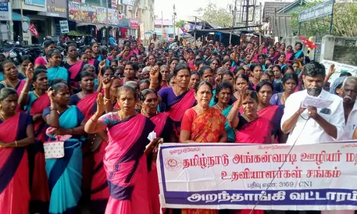 அங்கன்வாடி ஊழியர்கள் ஆர்ப்பாட்டம்