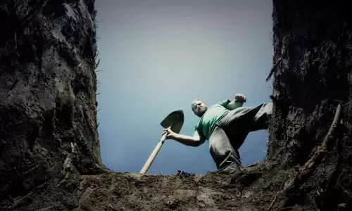 அடையாளம் தெரியாத உடல் அடக்கம்