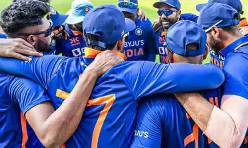 தோல்வியை மறந்து விடக்கூடாது: ரோகித் சர்மா- டிராவிடுக்கு கவாஸ்கர் எச்சரிக்கை