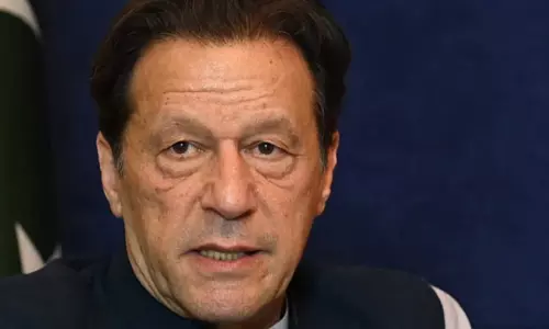 நிதி மோசடி வழக்கில் இம்ரான் கானின் ஜாமீனை ரத்து செய்ய கோர்ட்டு மறுப்பு