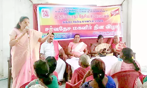 பொருளாதாரத்தில் தன்னிறைவு பெற பெண் கல்வி அவசியம்