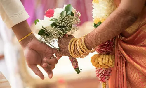 இன்று திருமணம் நடைபெற இருந்த நிலையில் காதலனுடன் ஓட்டம் பிடித்த மணப்பெண்