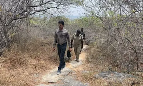 10 நாட்களாகியும் கூண்டில் சிக்காமல் வனத்துறையினருக்கு போக்கு காட்டும் சிறுத்தை- பொதுமக்கள் அச்சம்