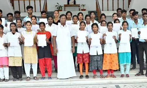 வளாக நேர்காணலில் 370 மாணவர்களுக்கு பணிநியமன ஆணை