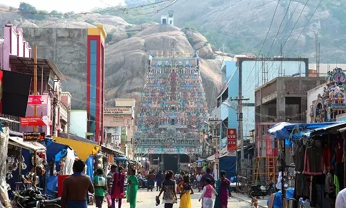 திருப்பரங்குன்றம் கிரிவலப்பாதை சீரமைக்கப்படுமா?: பக்தர்கள் எதிர்பார்ப்பு