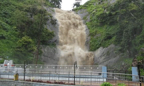 கொடைக்கானலில் கன மழையால் அருவிகளில் வெள்ளப்பெருக்கு