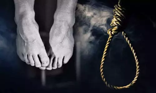 தொழிலாளி தூக்கிட்டு தற்கொலை