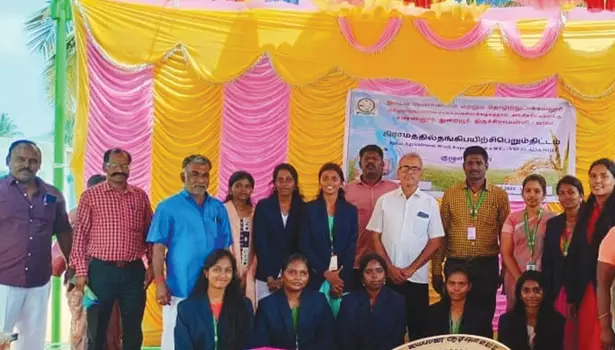 முள்ளுக்குறிச்சியில் கல்லூரி மாணவிகள் நடத்திய வேளாண் கண்காட்சி முள்ளுக்குறிச்சியில் கல்லூரி மாணவிகள் நடத்திய வேளாண் கண்காட்சி