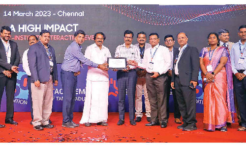 மணக்குள விநாயகர் இன்ஸ்டிடியூட் ஆப்  டெக்னாலஜி கல்லூரிக்கு 2 விருதுகள்