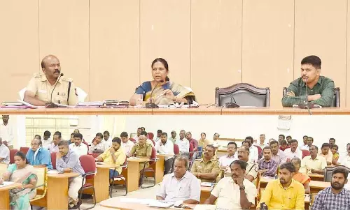 சட்டம் ஒழுங்கு- சாலை பாதுகாப்பு குறித்த ஆய்வுக்கூட்டம்