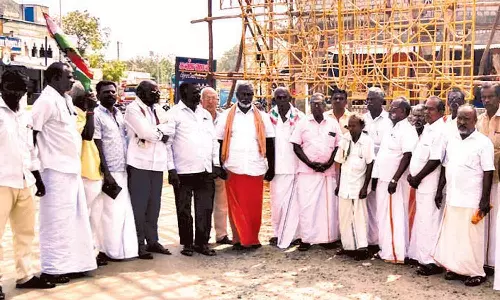 மேலூர்-சிவகங்கையில் காங்கிரஸ் கட்சியினர்  கண்டன ஆர்ப்பாட்டம்