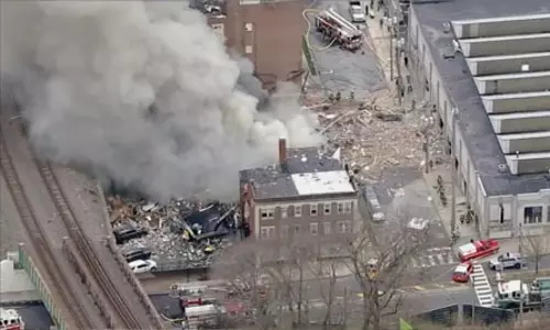 சாக்லேட் ஆலையில் வெடிவிபத்து: இருவர் பலி- 5 பேர் மாயம்