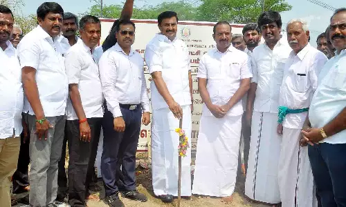 கணபதிபாளையம் ஊராட்சியில் தார்சாலை மேம்படுத்தும் பணி தொடக்கம்