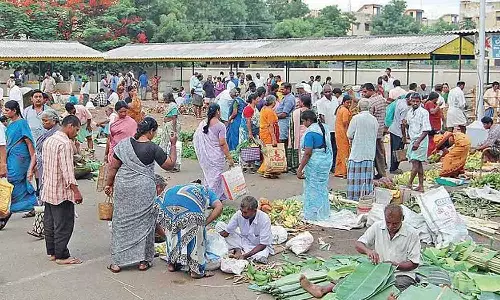 ஒழுங்குமுறை விற்பனை கூடத்தில் வேளாண் சந்தை திட்டம் - விவசாயிகள் பயன்படுத்தி கொள்ள அழைப்பு