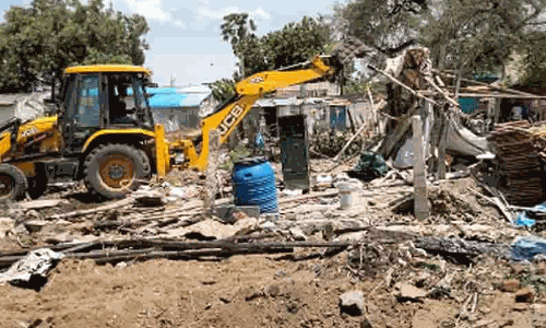 வீடுகள் இடித்து அகற்றம்