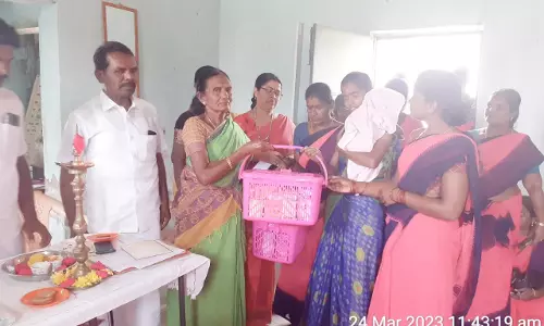 ஊட்டச்சத்து பெட்டகம் வழங்கும் நிகழ்ச்சி