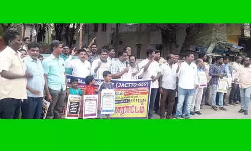 உசிலம்பட்டியில் ஜாக்டோ- ஜியோ மனித சங்கிலி